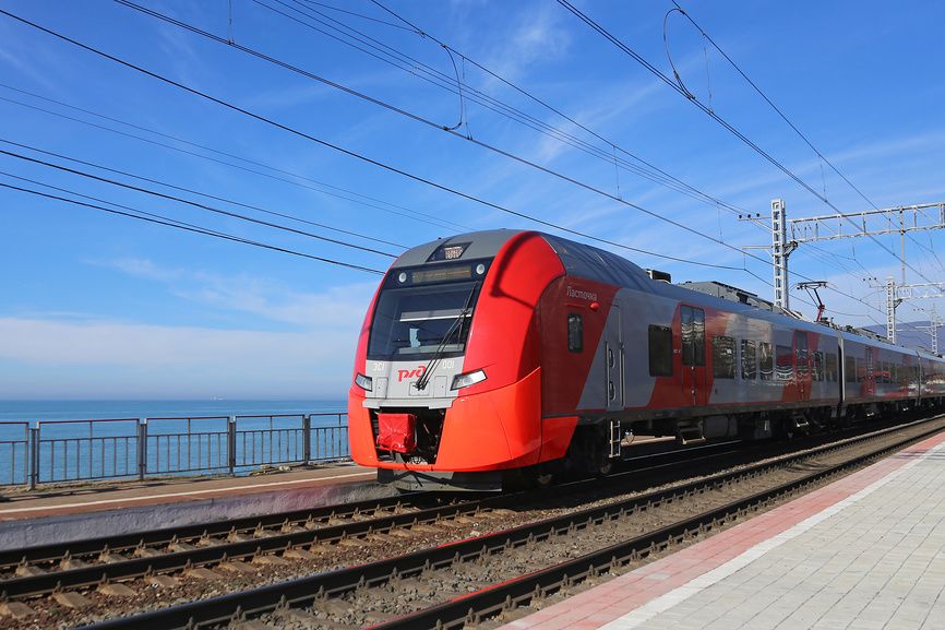 В сторону Туапсе из Сочи ходят Ласточки. Источник: фотобанк Лори