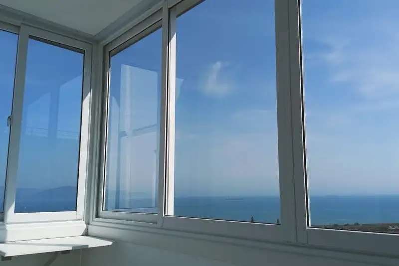 На душе спокойно и тепло, когда из окна видно море.
Квартира-студия у моря и пляжа 🌞