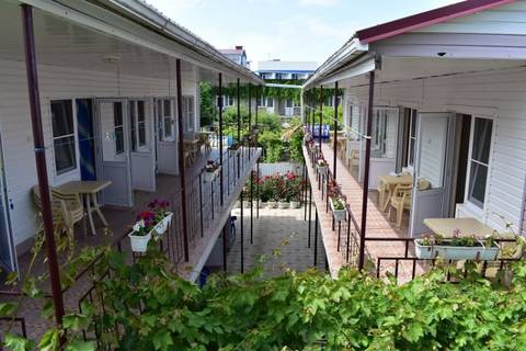 Гостевой дом «Лара» ул. Горького, д. 22