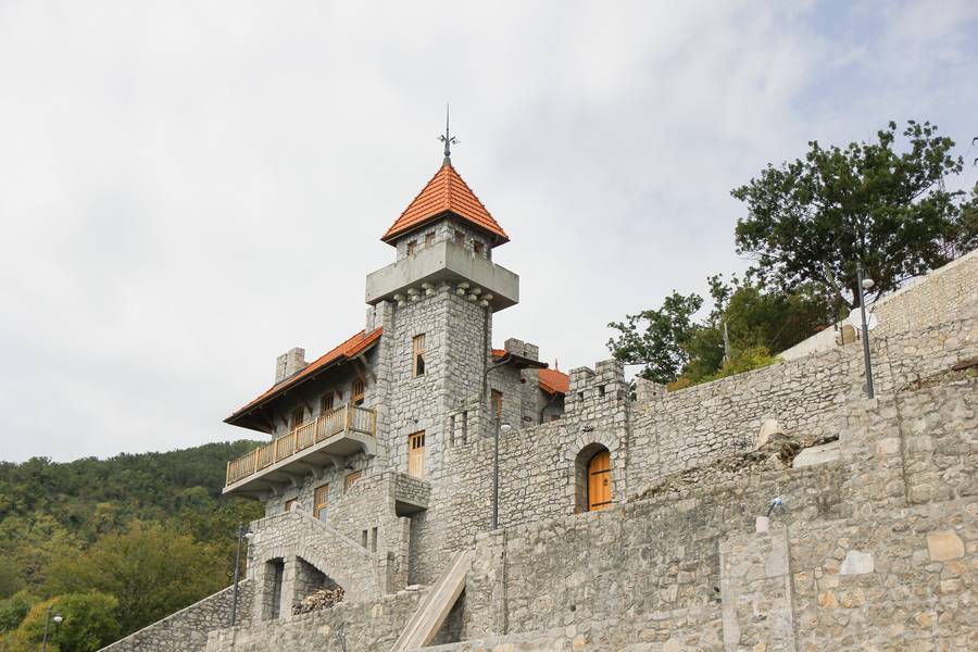 Замок принце Ольденбургского в Гагре. Фото: Павел Мартыненков