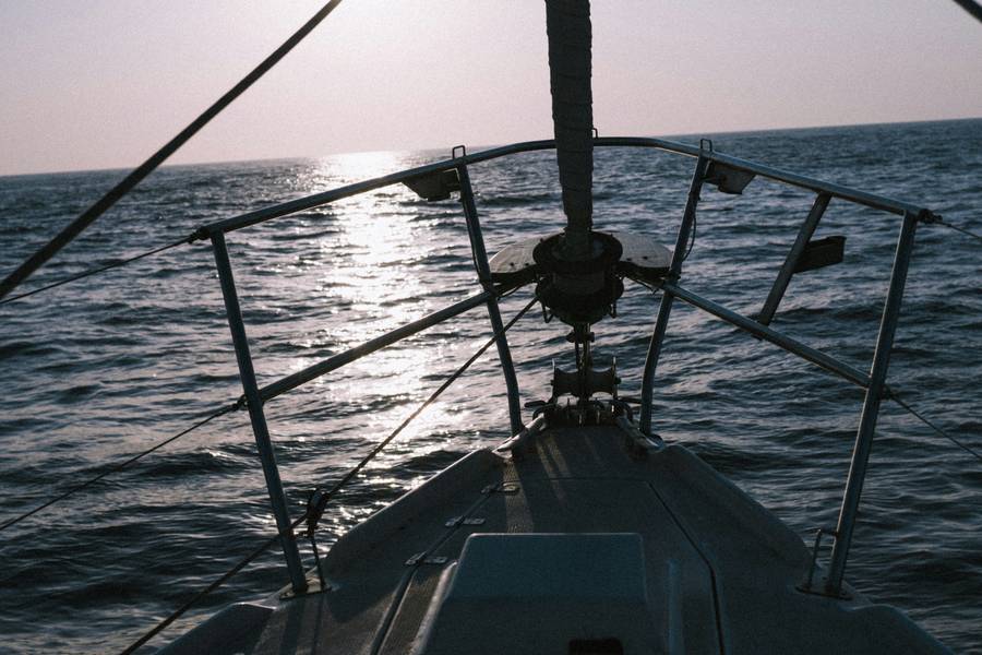 Морские прогулки пользуются здесь популярностью. Источник:&nbsp;unsplash.com