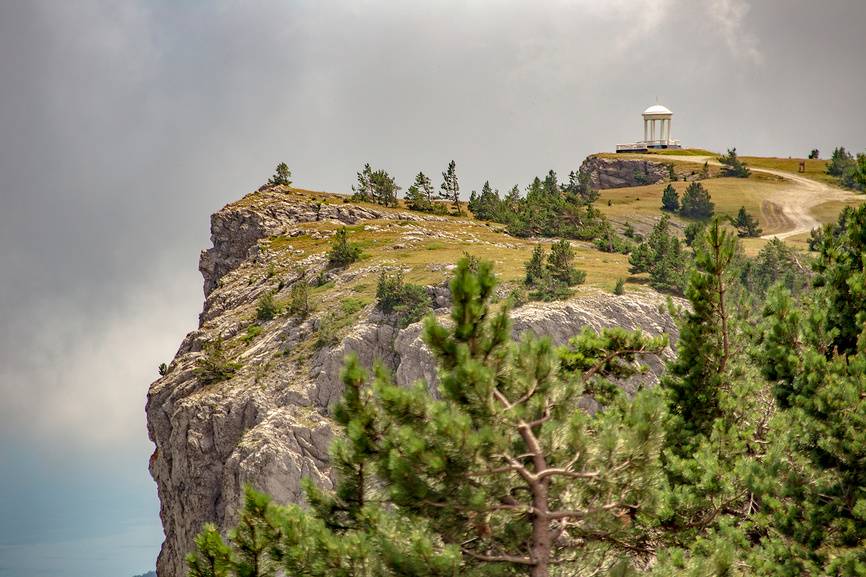 Одни из лучших видов Крыма. Источник: Lori.ru