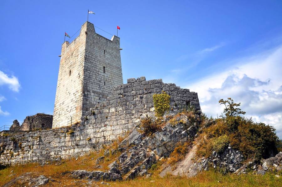 Восточная башня Анакопийской крепости. Фото: photocentra.ru