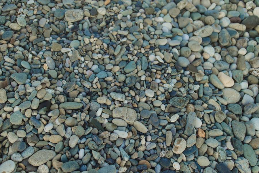 Галька на пляжах Ялты. Источник:&nbsp;pexels.com
