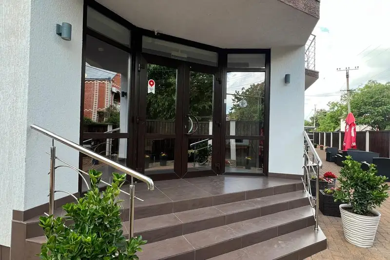 gallery_photo