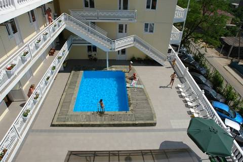 Гостиница "Экватор" ул. Ленина, 68б