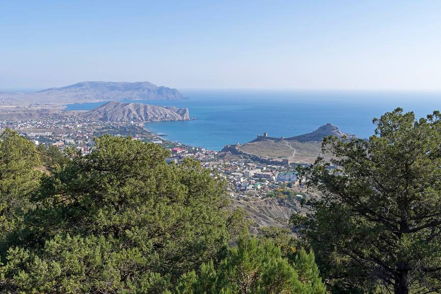 Панорама окрестностей с горы Перчем.&nbsp;© Сергей Рыбин / Фотобанк Лори