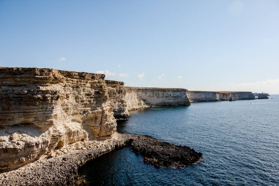 Живописные ландшафты побережья возле Оленевки. Фото: Павел Мартыненков