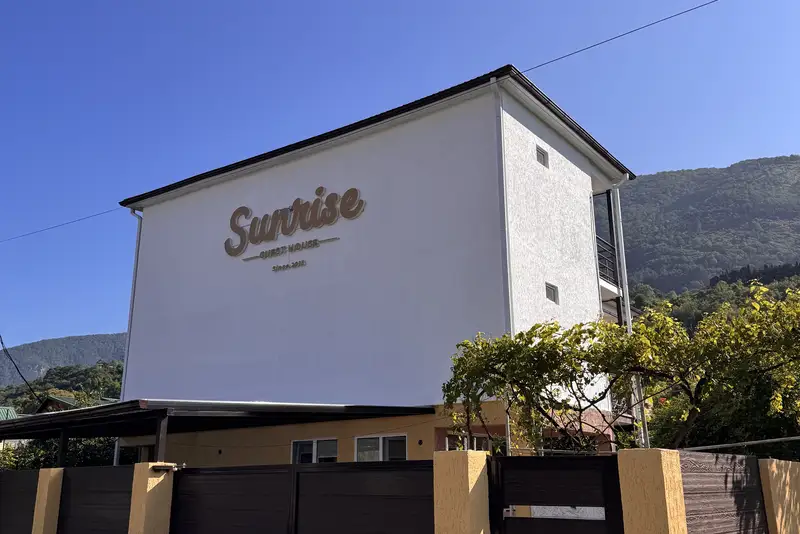 Гостевой дом «Sunrise» ул. Адыга, д. 4