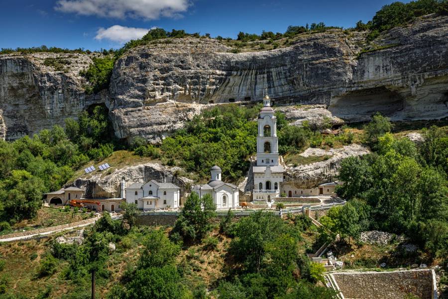 Свято-Успенский пещерный монастырь с древних времен был оплотом православия на полуострове&nbsp;