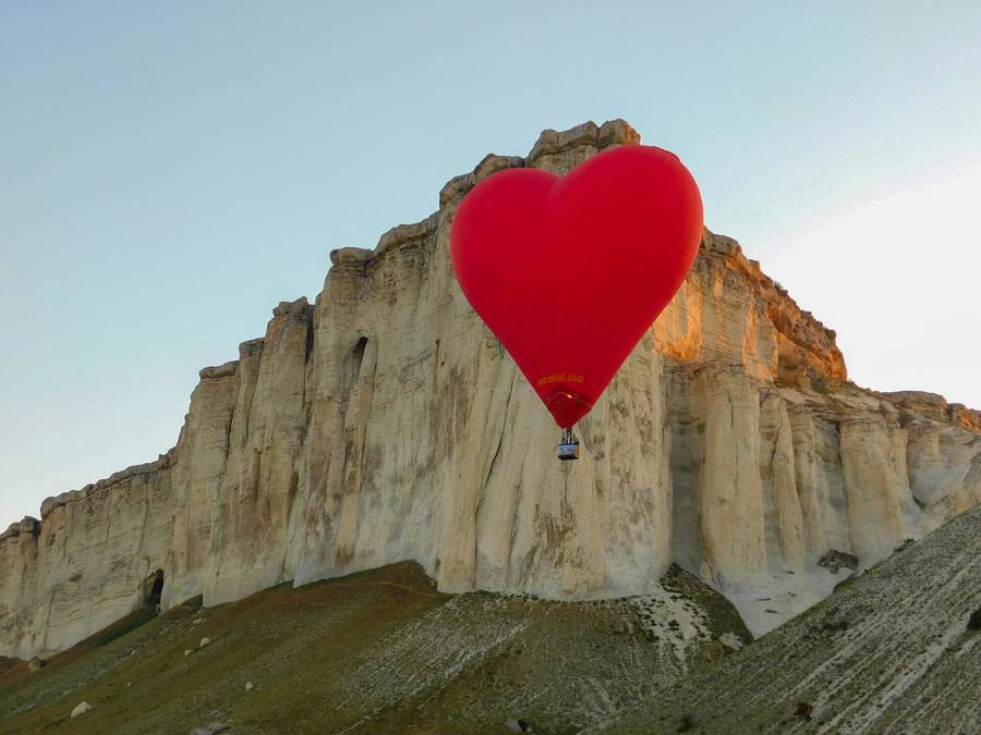 Сердце над Белой скалой. Фото: aerostat.club