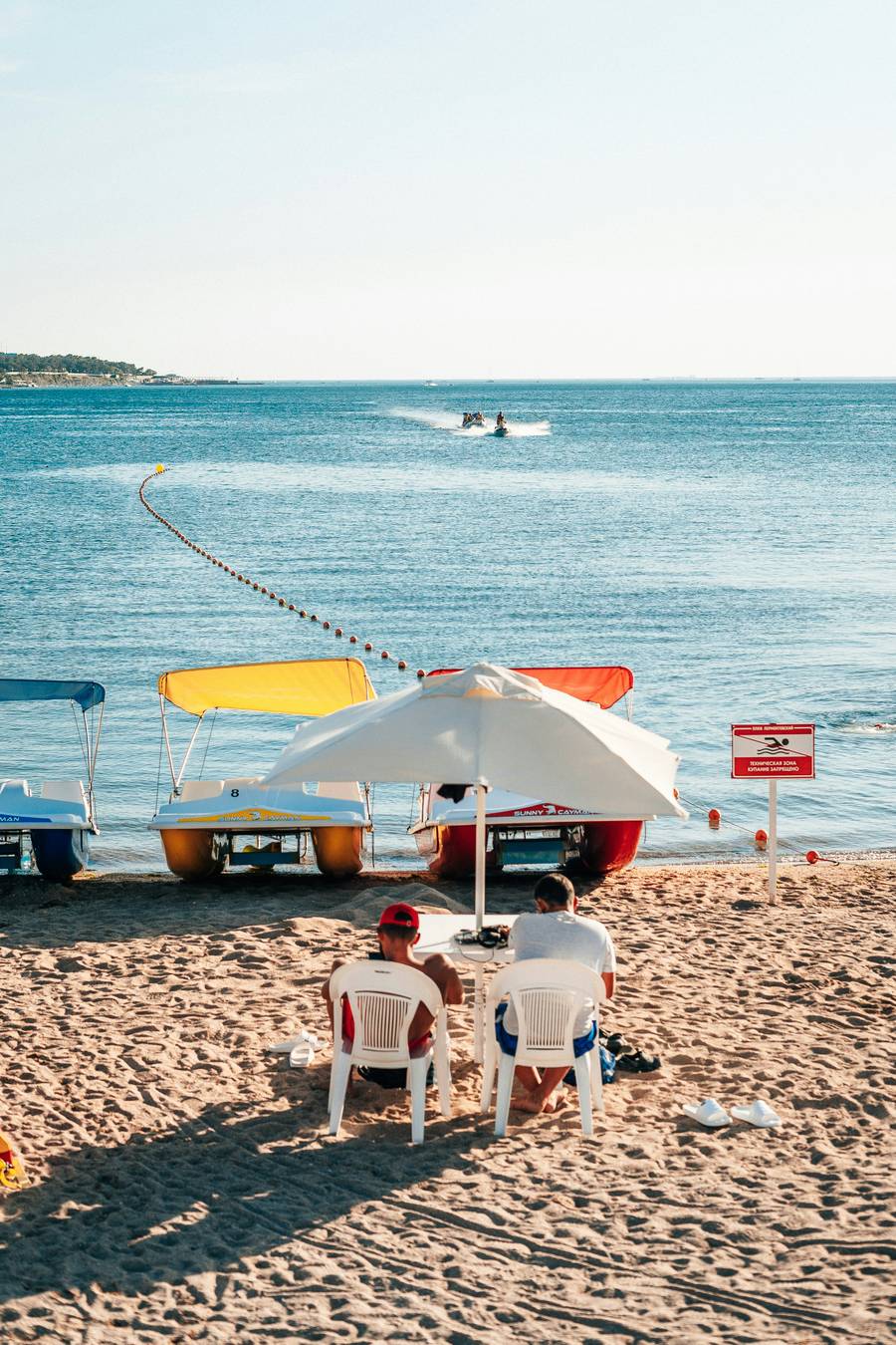 Катамараны на Центральном пляже Геленджика. Источник:&nbsp;unsplash.com