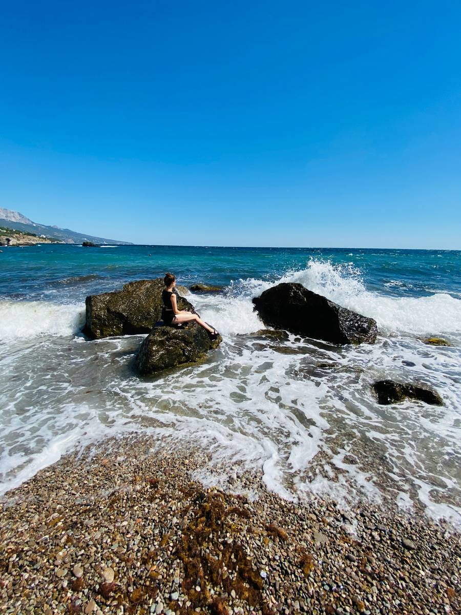 Море у берегов Фороса. Источник:&nbsp;unsplash.com