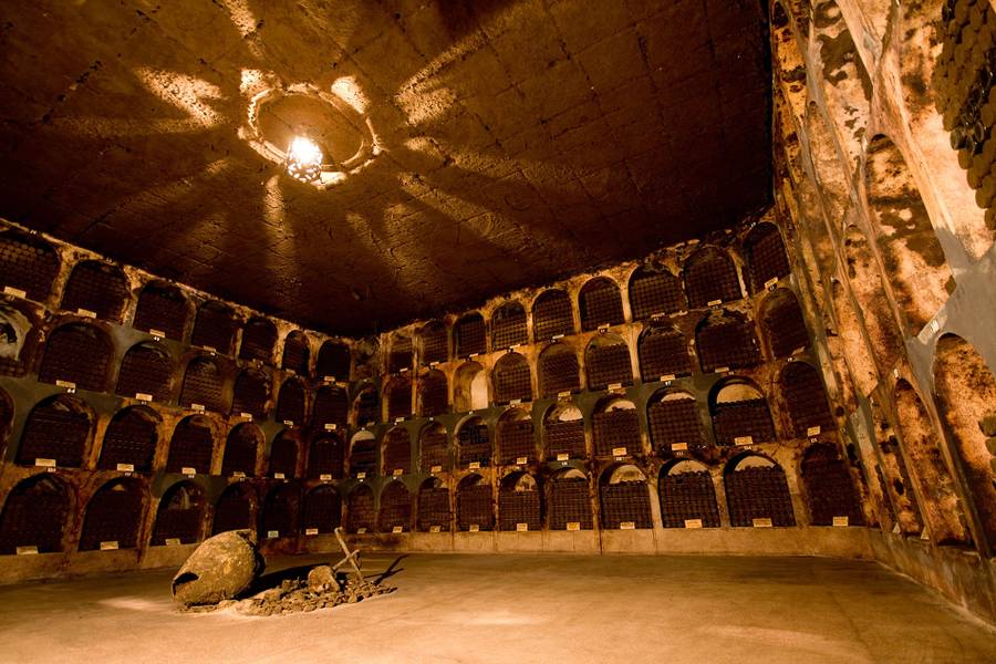 Штольни, где хранится вино. Фото: крым.вояже.рф