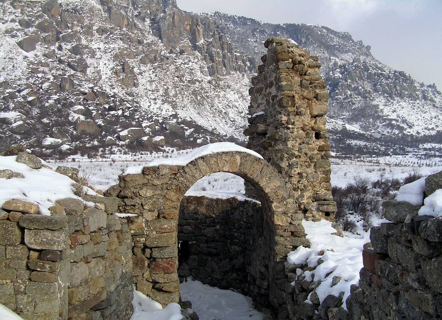 Крепость Фуна зимой. Фото: stezhkamu.com