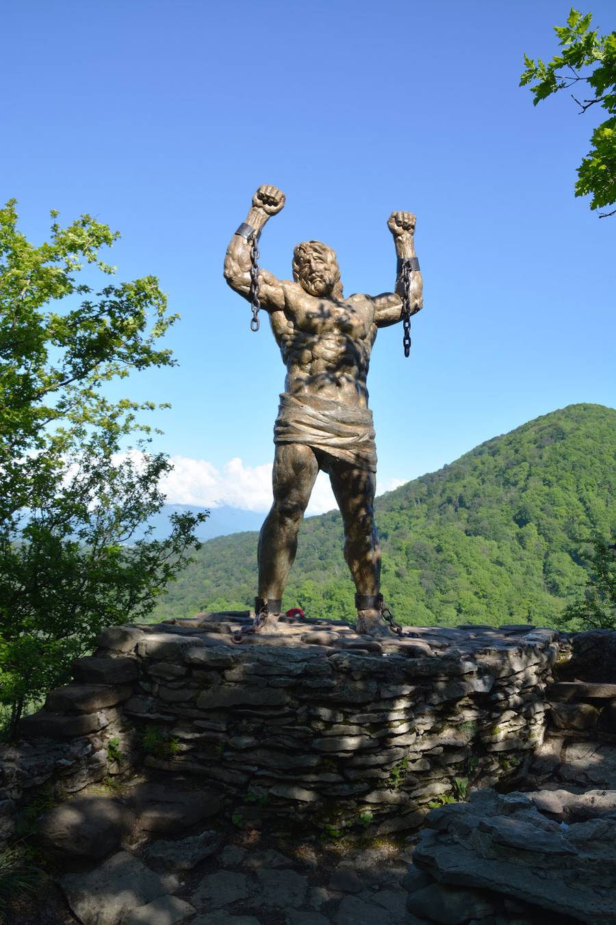 Статуя Прометея в Орлиных скалах