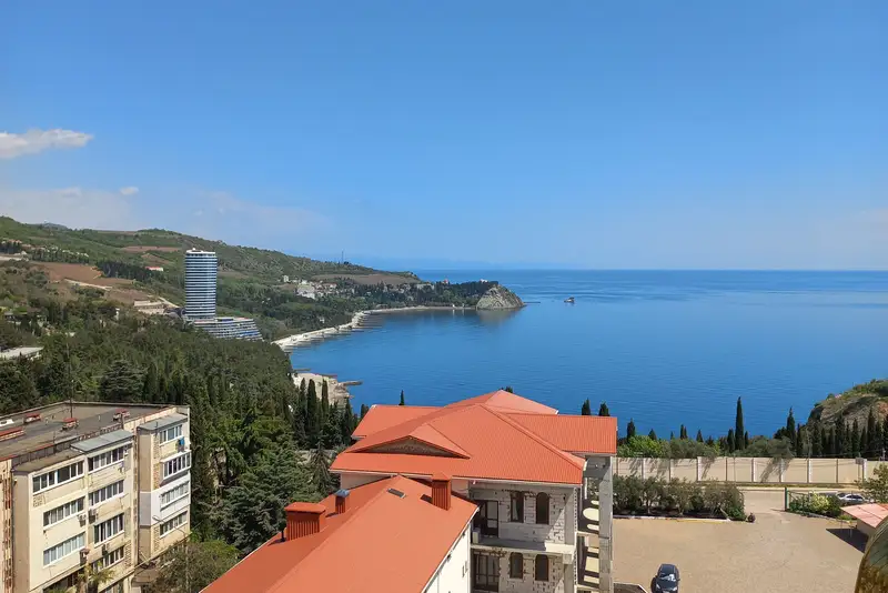Квартира с панорамным видом на море и гору Медведь, курорт Партенит