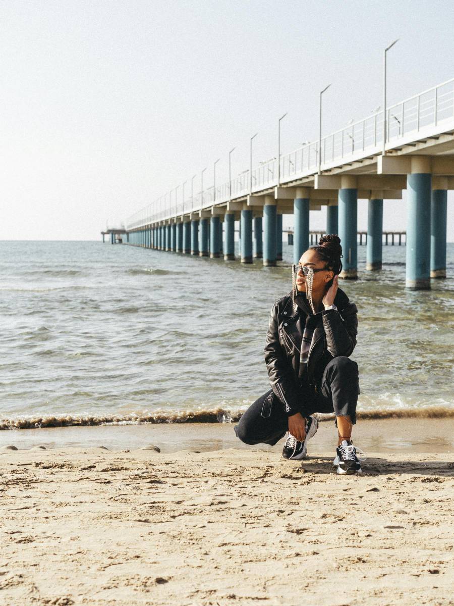 Осенью на пляже. Источник: pexels.com