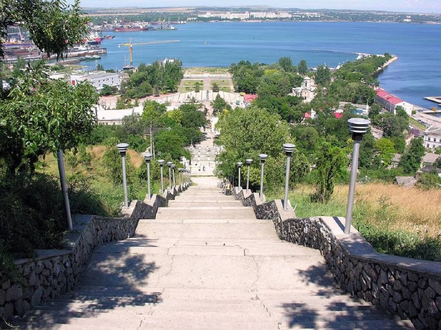Вид со знаменитой Митридатской лестницы. Фото: autoportal.pro
