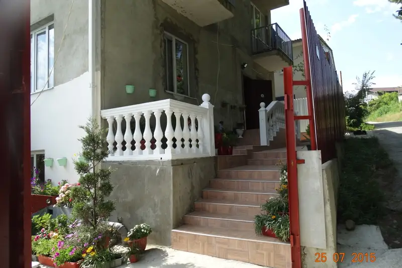 Гостевой дом «Командор» над АкваЛоо ул. Бризовая, д. 3