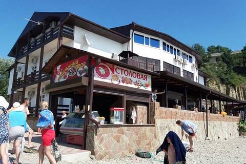 Гостиница «Дом Рыбака» ул. Портовая, д. 1"А"