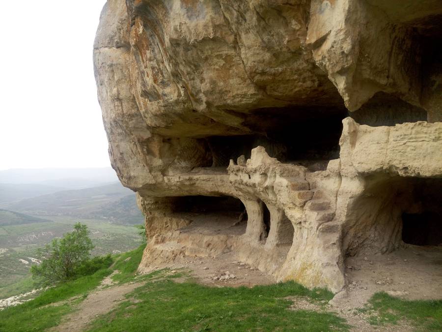 Пещеры Тепе-Кермен. Фото: drive2.ru