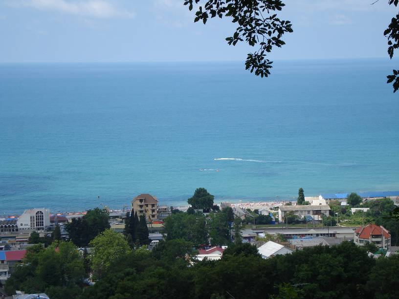 Чудесный поселок Лоо. Источник: фотобанк Лори