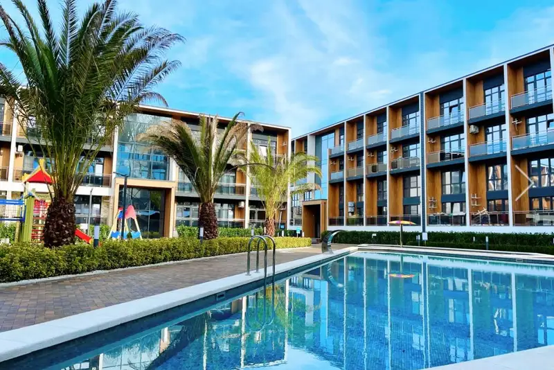 Апартаменты с бассейном и балконом, курорт Вардане