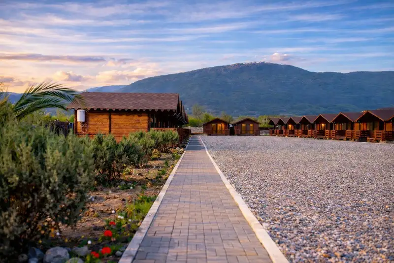 Эко-отель «Поляна» Алахадзы, ул. Туманяна, 44Б