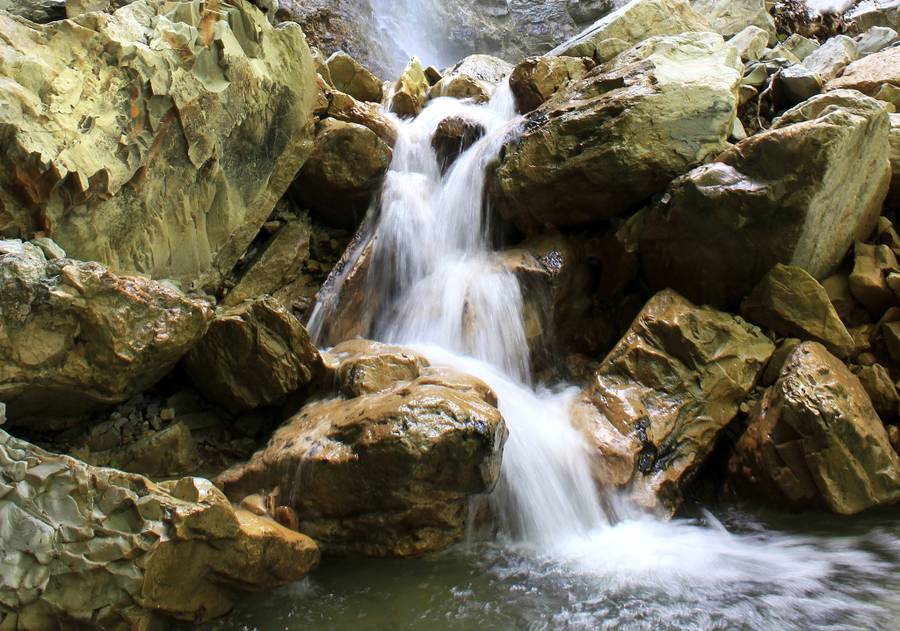 Труднодоступный, но такой красивый водопад. Фото: Черноморие.рф