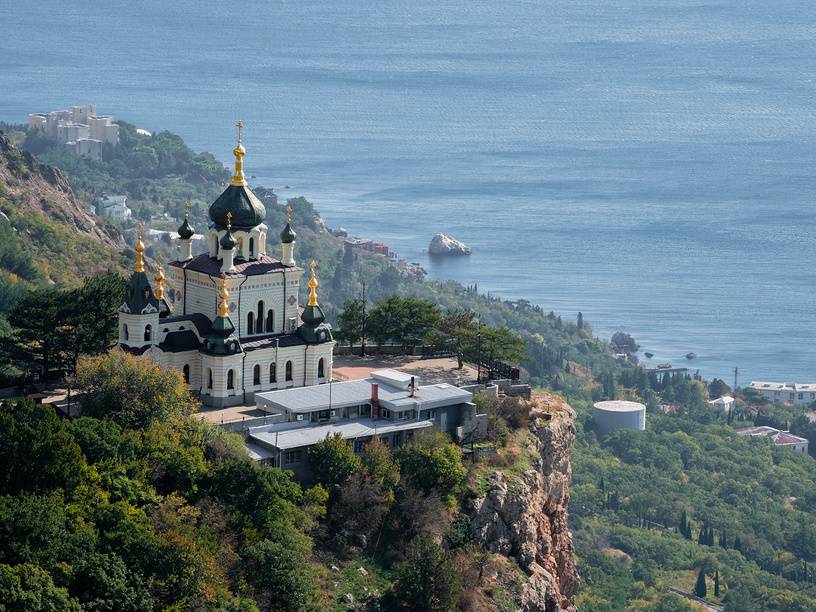 Южным берегом Крыма лучше всего любоваться сверху. Источник: Lori.ru