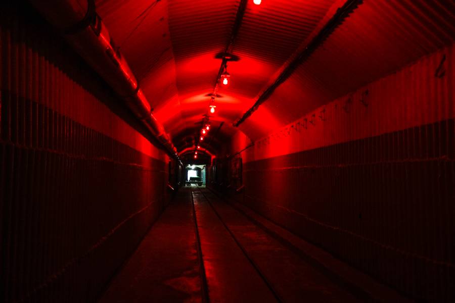 Длинные коридоры с загадочным освещением, конечно же, найдутся. Фото из архива автора