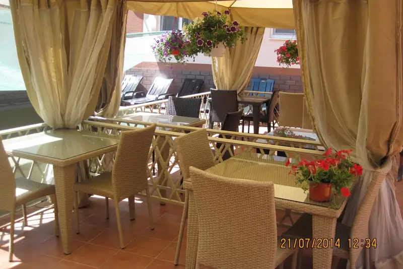 gallery_photo