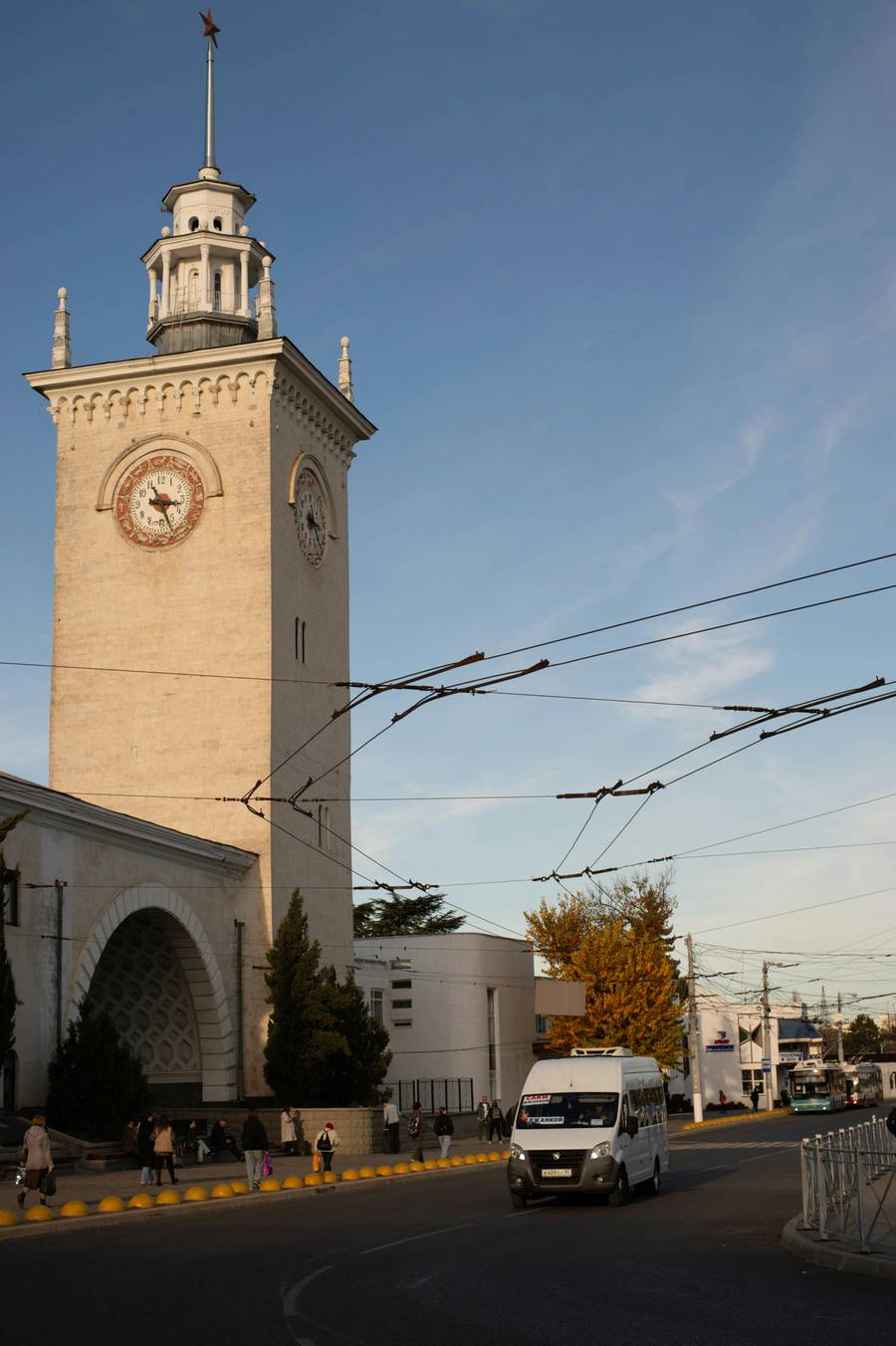 В Николаевку просто и быстро добраться на маршрутке от жд-вокзала в Симферополе. Источник: Pexels.com