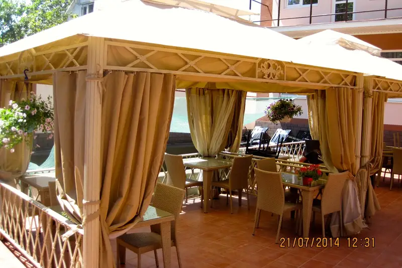 gallery_photo
