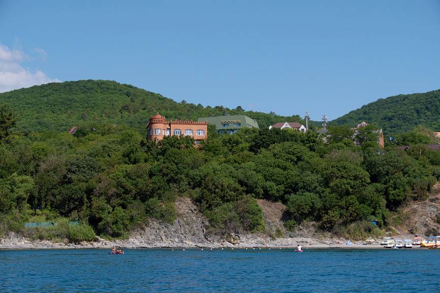 Вид с моря на гостиницы Бетты.&nbsp;

©&nbsp;MК&nbsp;/ Фотобанк Лори

