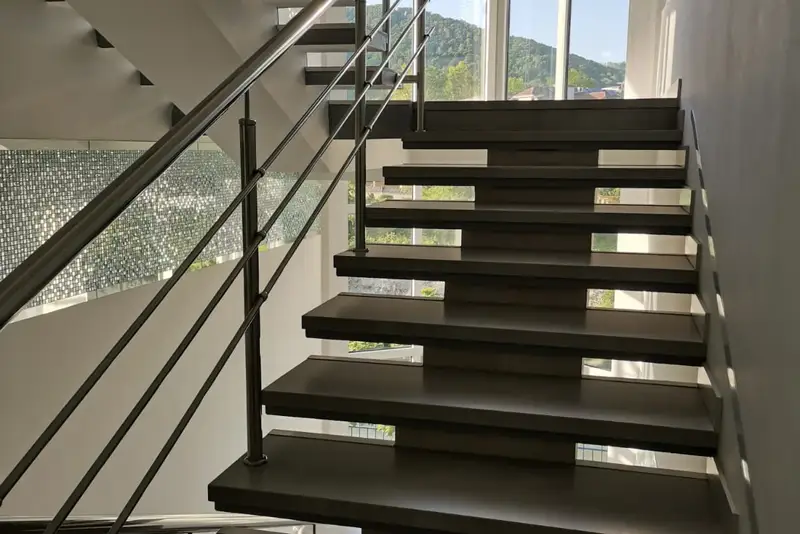 Лестница в подъезде