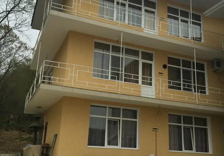 gallery_photo