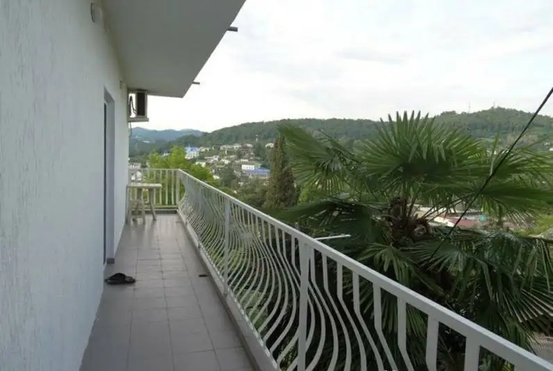 Общий балкон с видом на горы