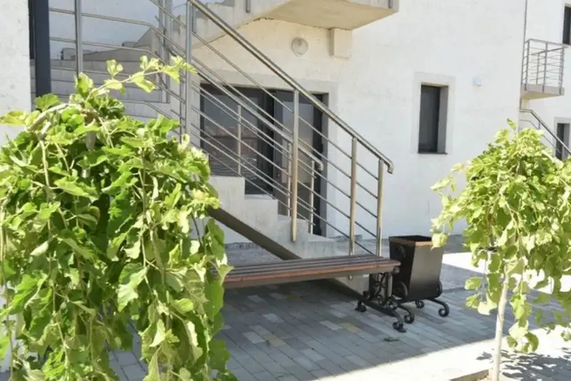 gallery_photo
