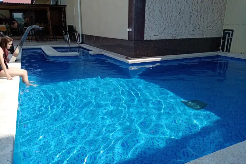 Отель в Витязево длина бассейна.