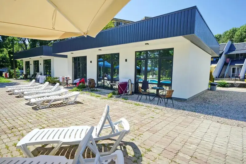 Гостевой дом «White House» ш. Сочинское, д. 2 «Е»