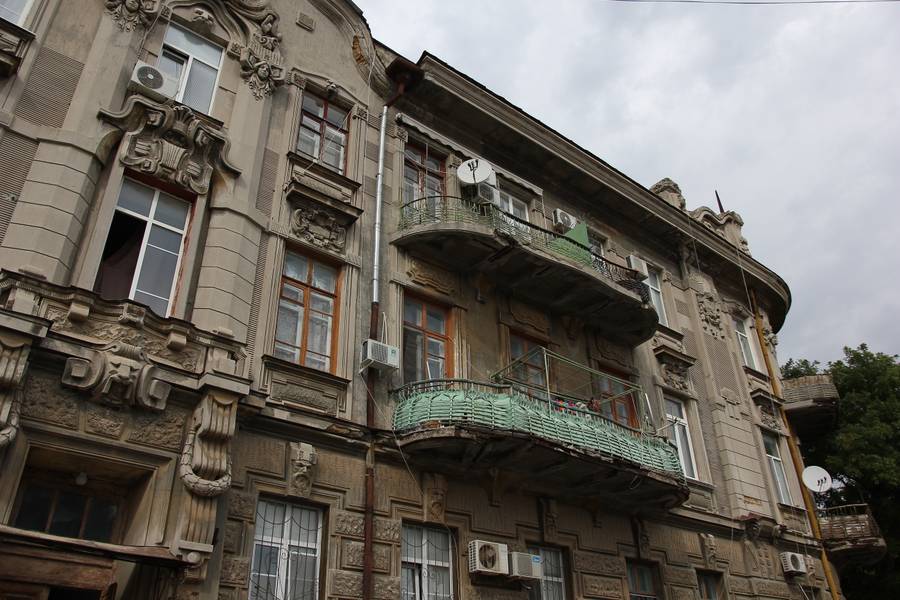 В Евпатории много интересных зданий. Фото: Павел Мартыненков
