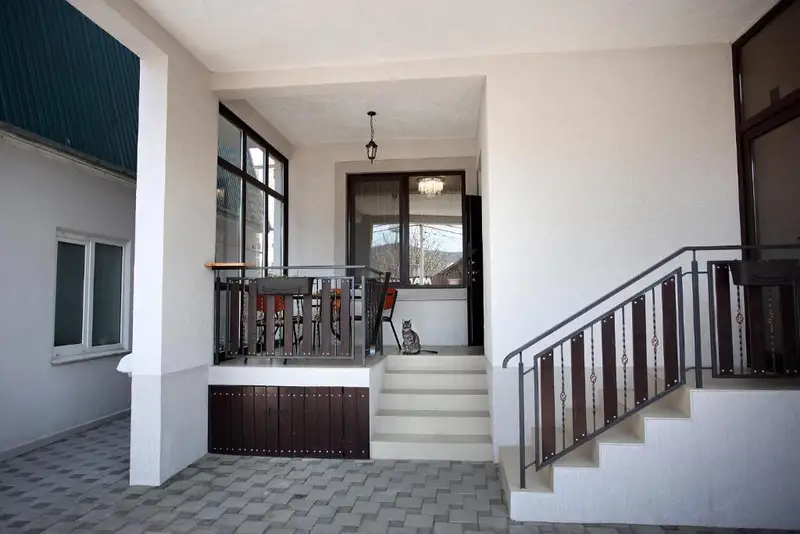 gallery_photo