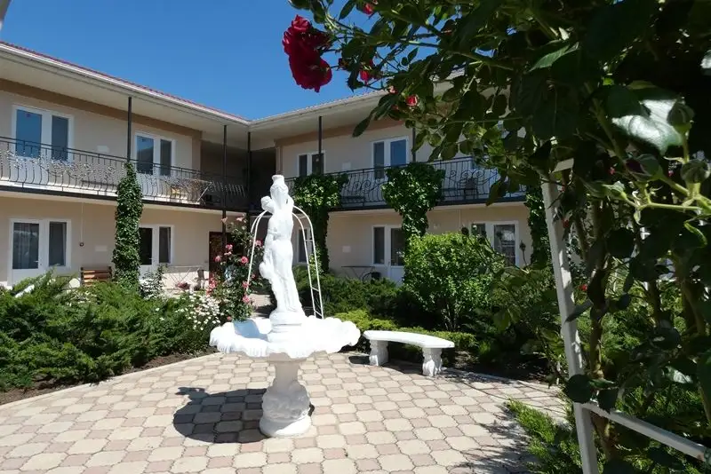 Гостевой дом «Зелёный дворик» ул. Широкая, д. 10