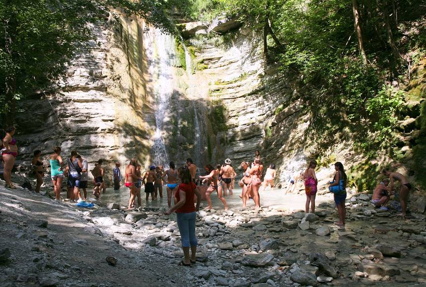 Один из Пшадских водопадов. Источник: фотобанк Лори