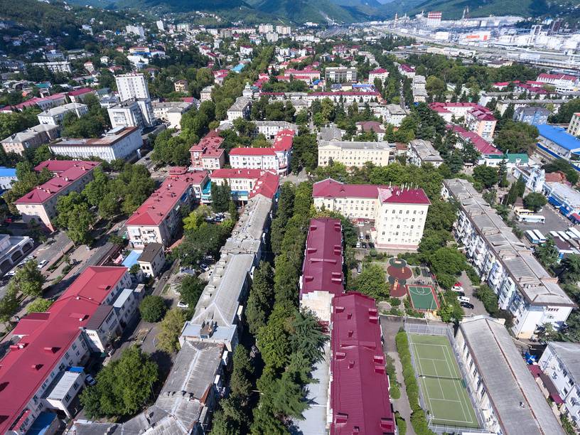 Районы-кварталы, жилые массивы... Вид на Туапсе сверху. Источник: Lori.ru