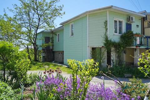 Гостевой дом-коттедж «Морской Бриз» Мкр 2 д 9/13