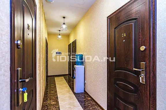 gallery_photo