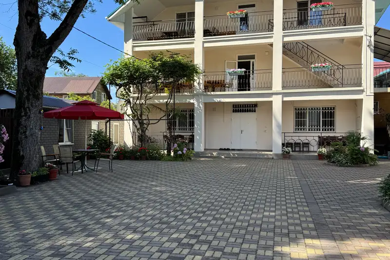 gallery_photo